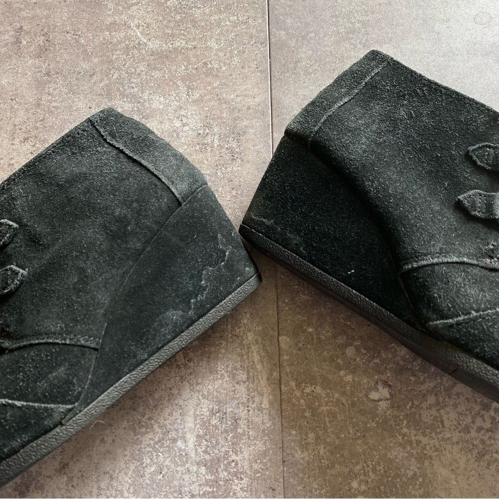 TOMS Wedge Ankle Booties Suede Black Shoes 9 Minimalist Classic - Picture 8 of 9